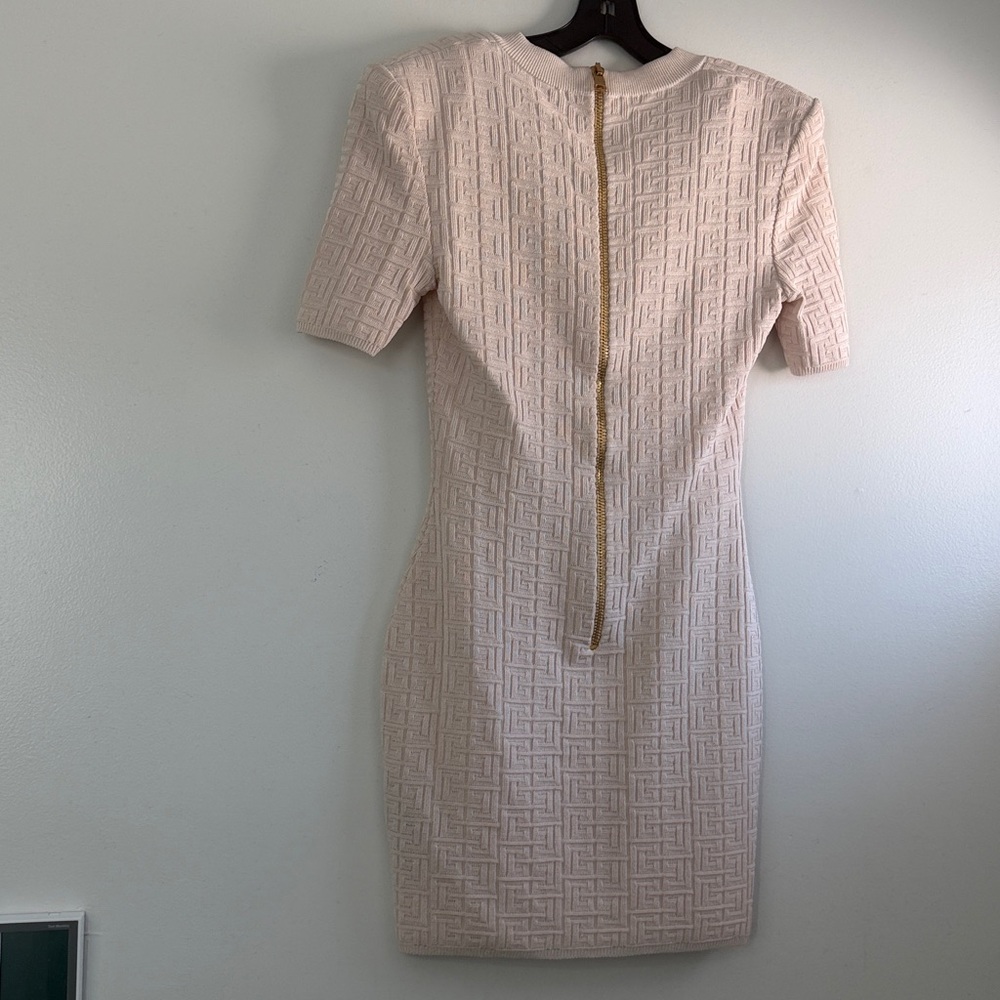 NWT, Women’s BALMAIN
Beige Monogram Dress, size 38 US size Medium - Picture 11 of 16